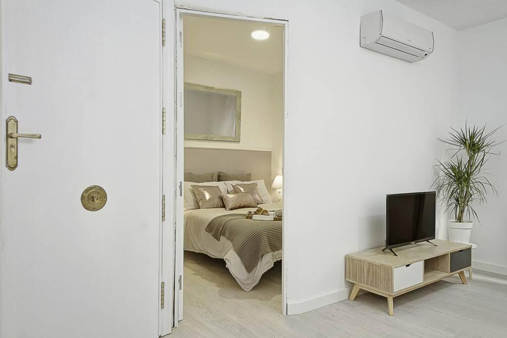 Acogedor Apartamento En El Centro De La Ciudad Granada Luaran gambar